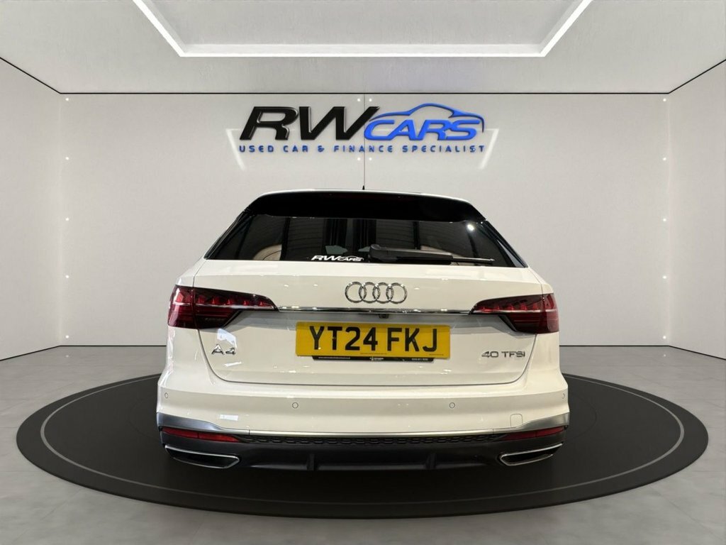 Audi A4 Avant 2L S Line White #3