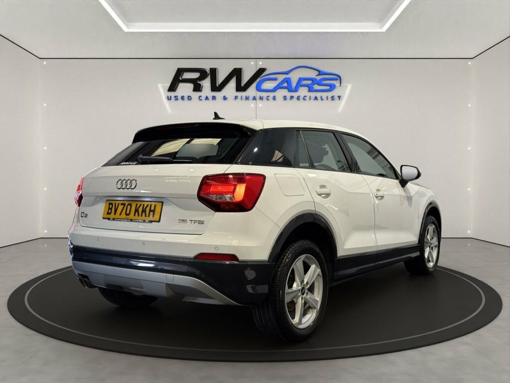 Audi Q2 Suv White #4