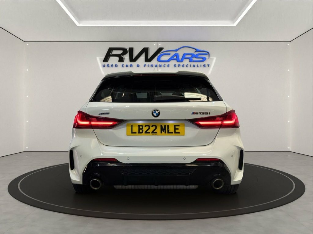 BMW 1 Series 2L Null White #2