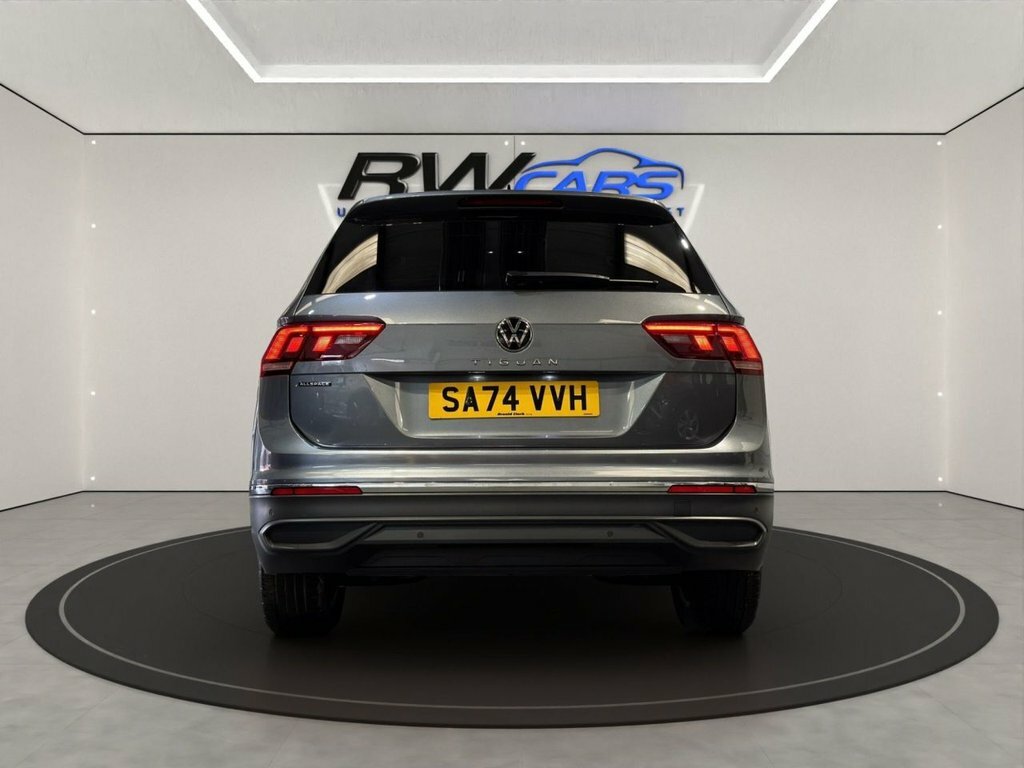 Volkswagen Tiguan Allspace 1.5L Life Grey #3