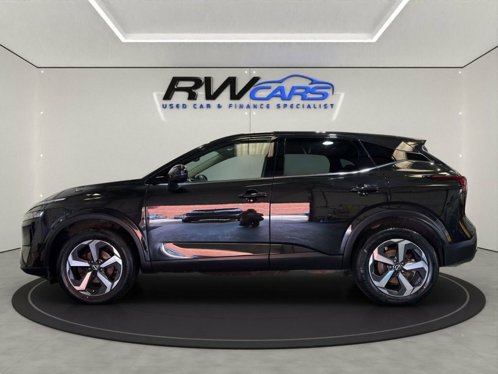 Nissan Qashqai 1.3L N-connecta Black