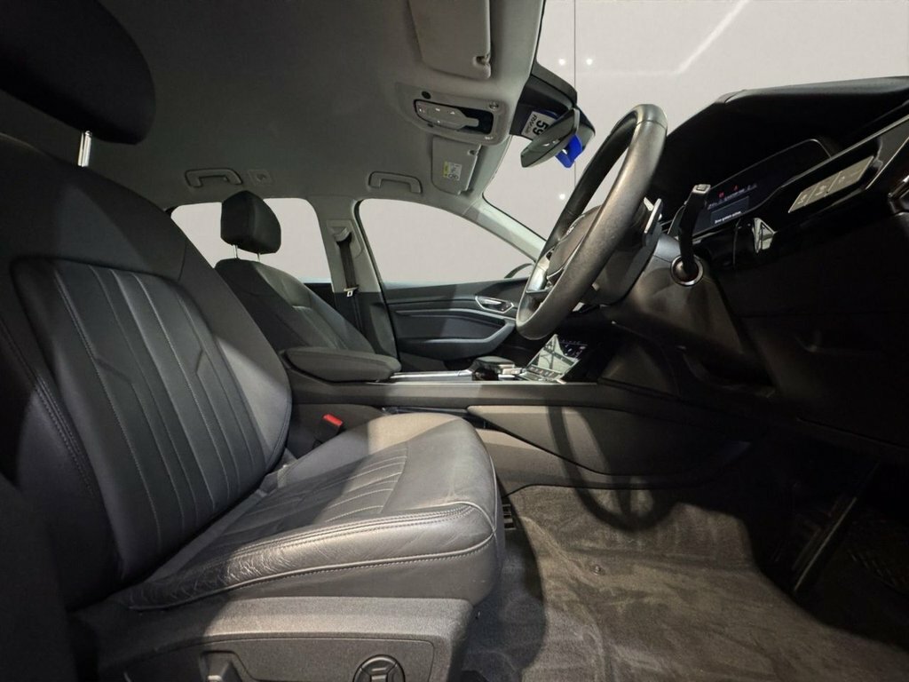 Audi E-tron E-tron Sportback 55 Launch Edition Quattro Grey #20