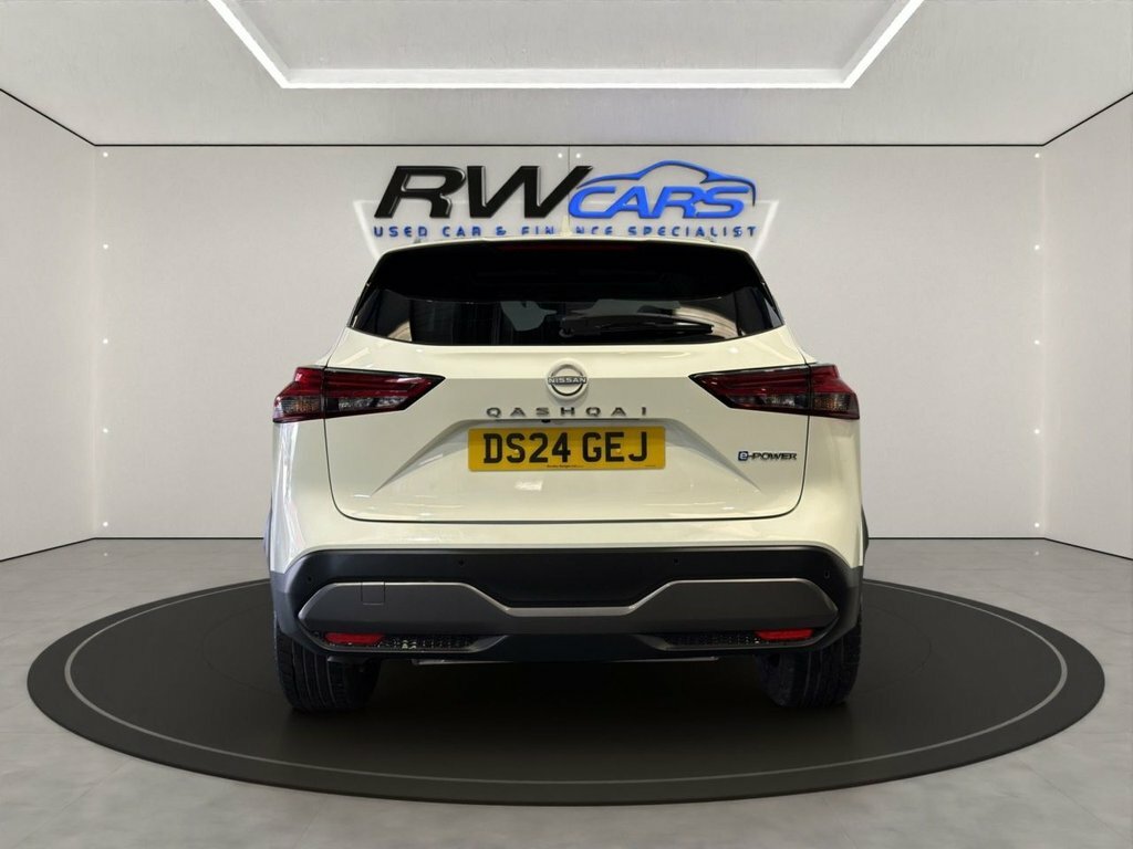 Nissan Qashqai 1.5L N-connecta White #4