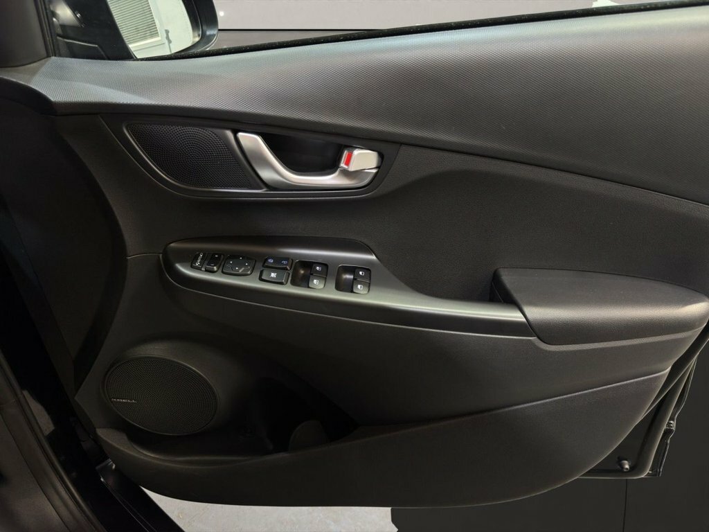 Hyundai Kona Ultimate Black #19