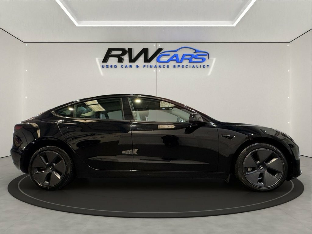 Tesla Model 3 Saloon Black #4