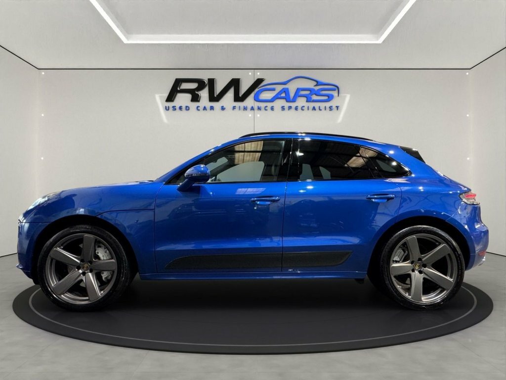Porsche Macan 2.9L Turbo Blue
