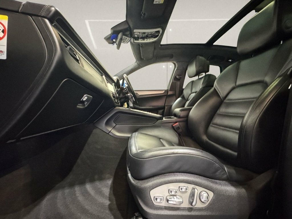 Porsche Macan Suv Grey #25