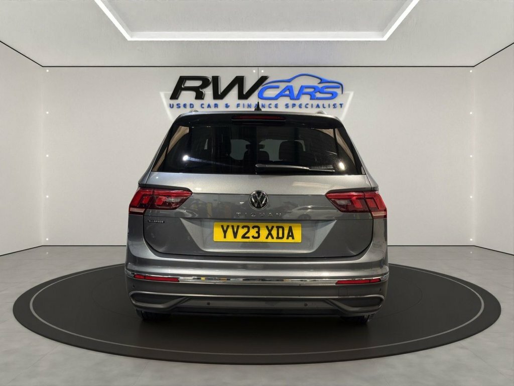 Volkswagen Tiguan Allspace 1.5L Life Grey #4