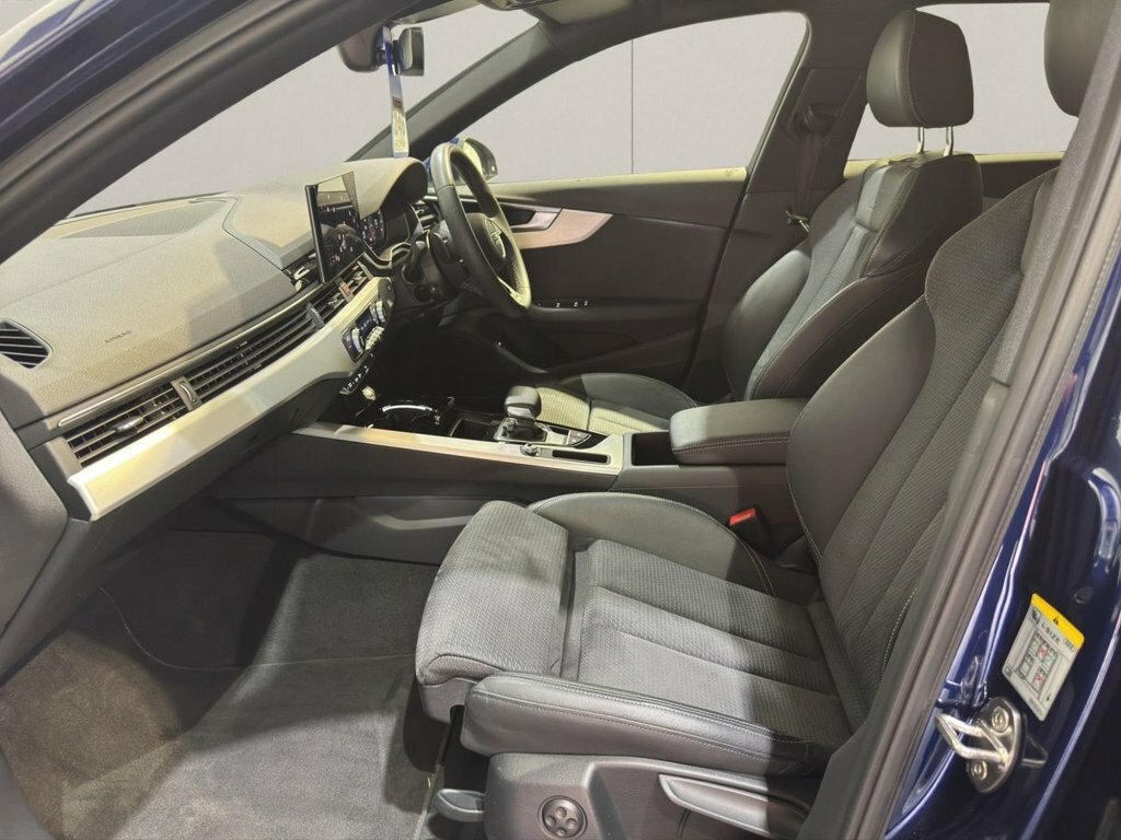 Audi A4 Avant Black Edition Black #24