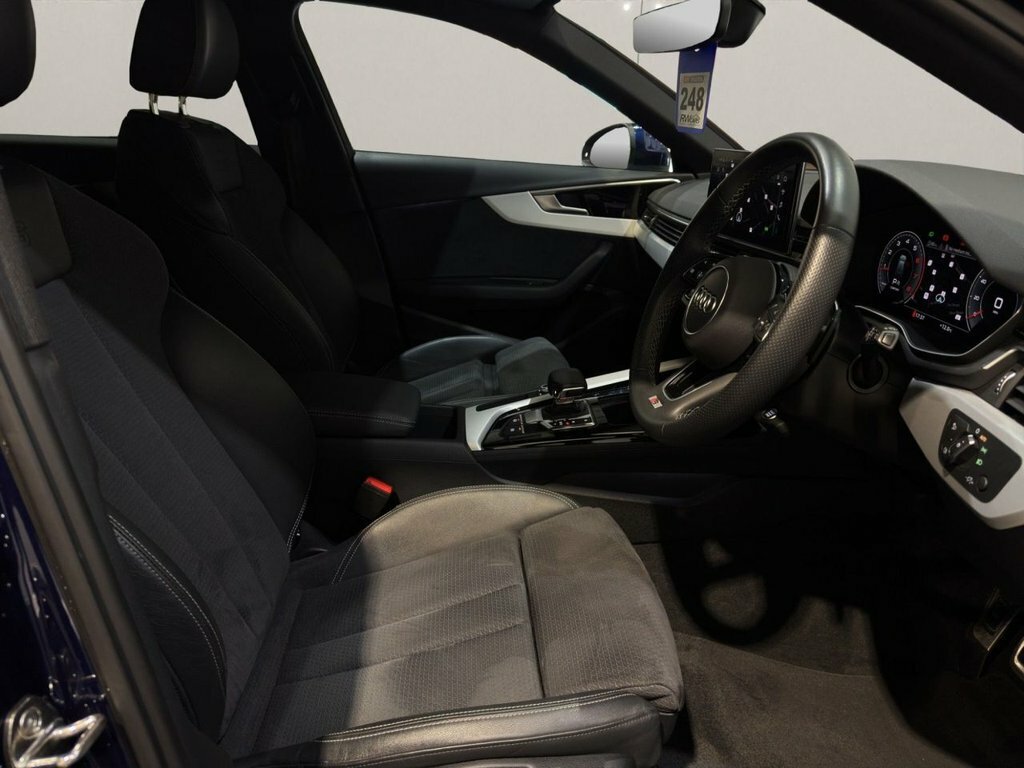 Audi A4 Avant Black Edition Black #18