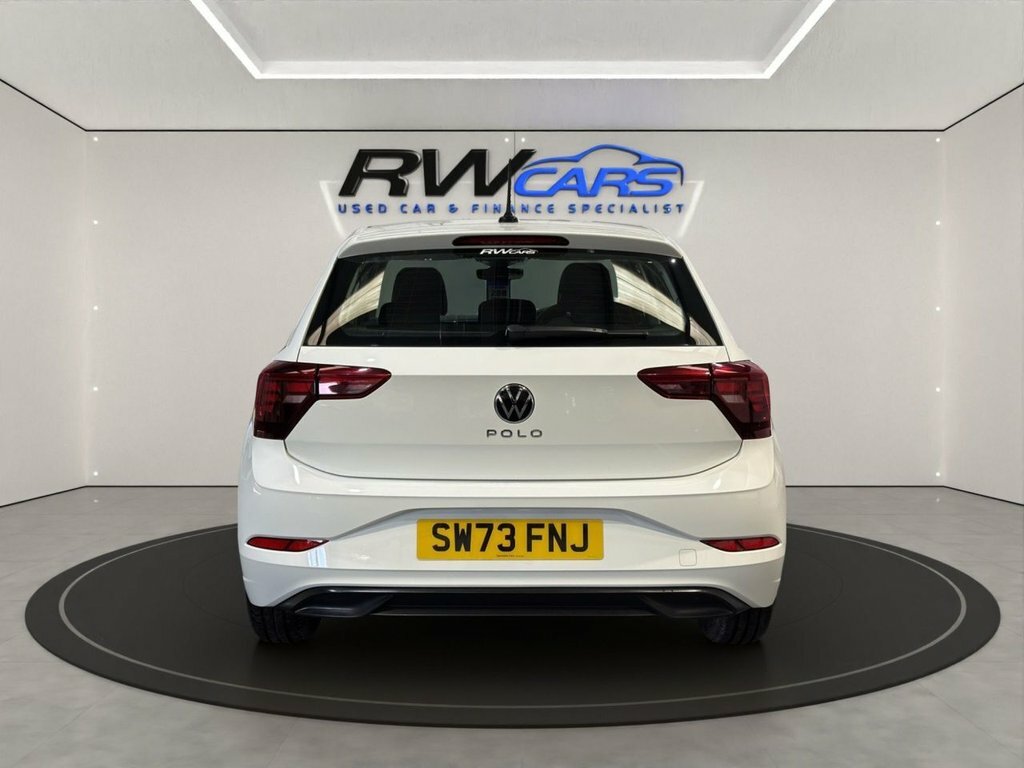 Volkswagen Polo 1L Life White #3