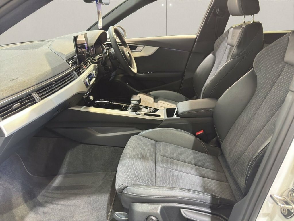 Audi A4 Avant 35 Tdi Black Edition S Tronic Tech Pack Black #24