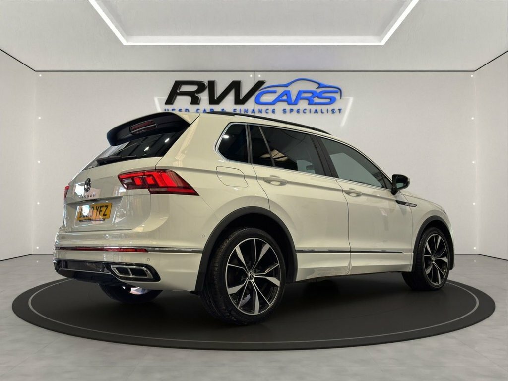 Volkswagen Tiguan 1.5L R-line White #4