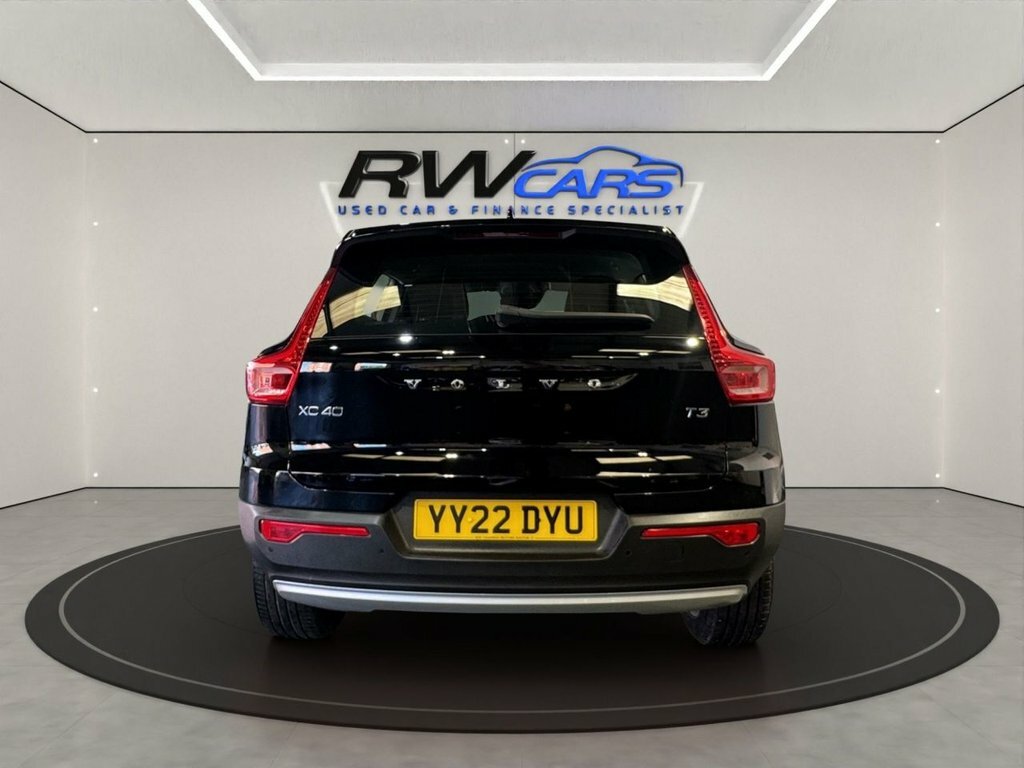 Volvo XC40 1.5L Momentum Black #4