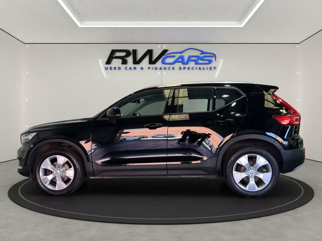 Volvo XC40 1.5L Momentum Black #2