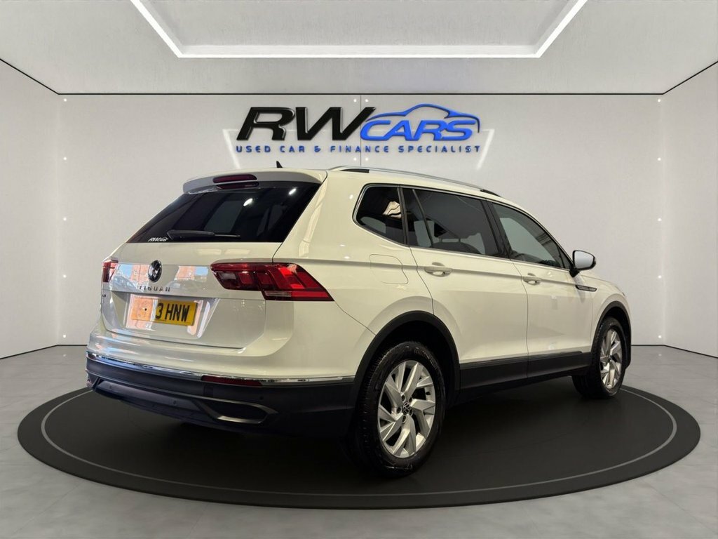 Volkswagen Tiguan Allspace 1.5L Life White #4