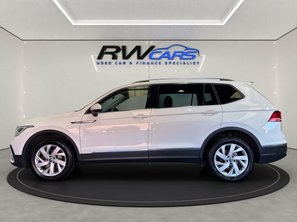 Volkswagen Tiguan Allspace 1.5L Life White