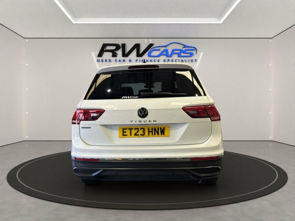 Volkswagen Tiguan Allspace 1.5L Life White #3