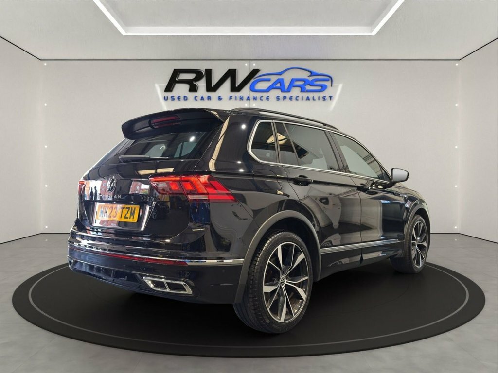 Volkswagen Tiguan 1.5L R-line Black #4