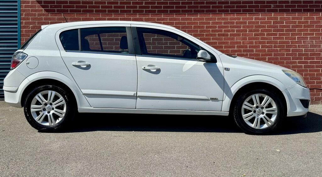 Vauxhall Astra 1.6 I 16V Design White #4