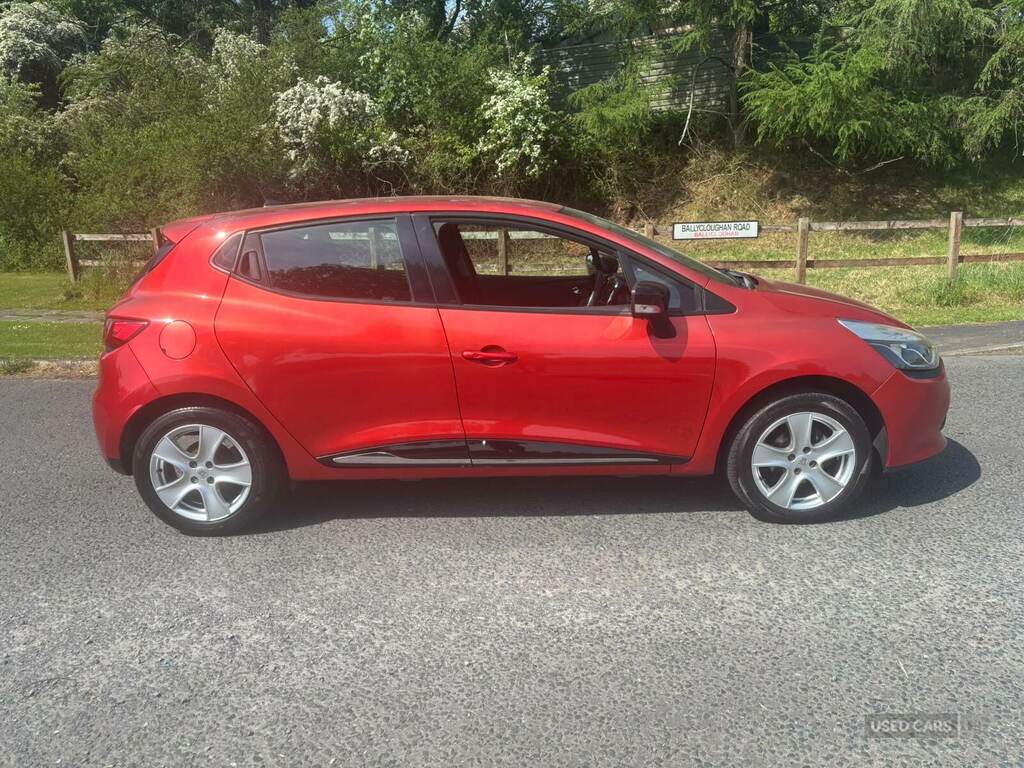 Renault Clio 1.2 16V Dynamique Medianav RFZ7203 Red #6