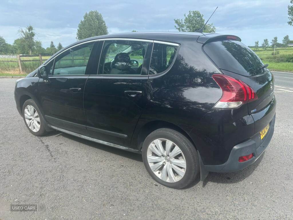 Peugeot 3008 1.6 Bluehdi 120 Active YJZ4932 Black #4