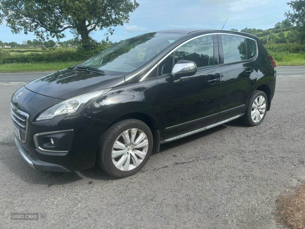 Peugeot 3008 1.6 Bluehdi 120 Active YJZ4932 Black #2