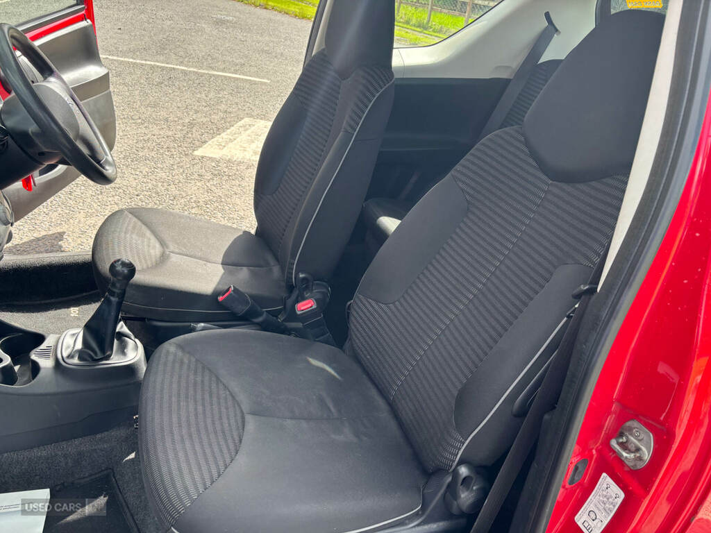 Peugeot 107 Active 68 Bhp White #8