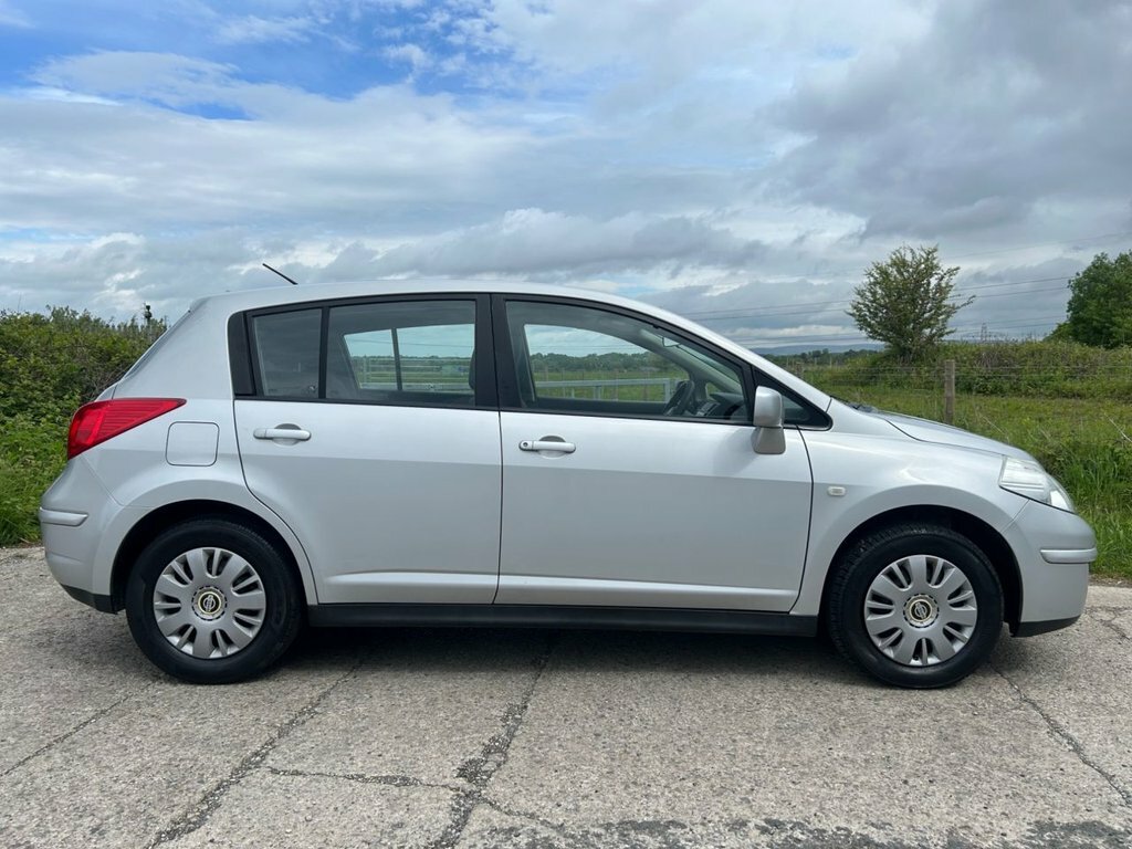 Nissan Tiida Hatchback PO59NND Silver #2
