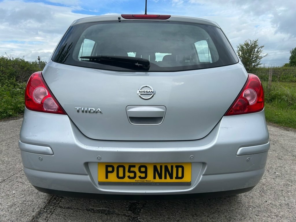 Nissan Tiida Hatchback Hatchback 2009 Silver #10