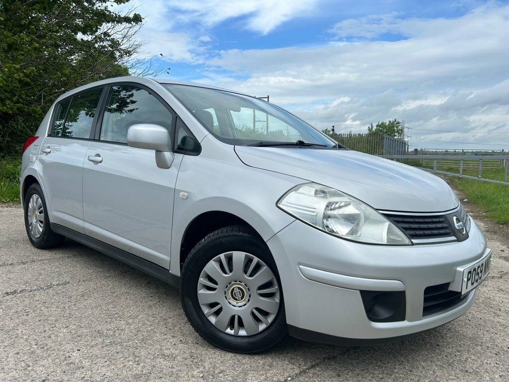 Nissan Tiida Hatchback PO59NND Silver