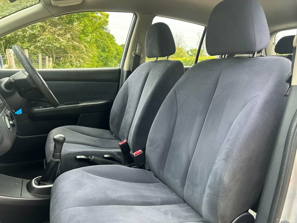 Nissan Tiida Hatchback Hatchback 2009 Silver #29