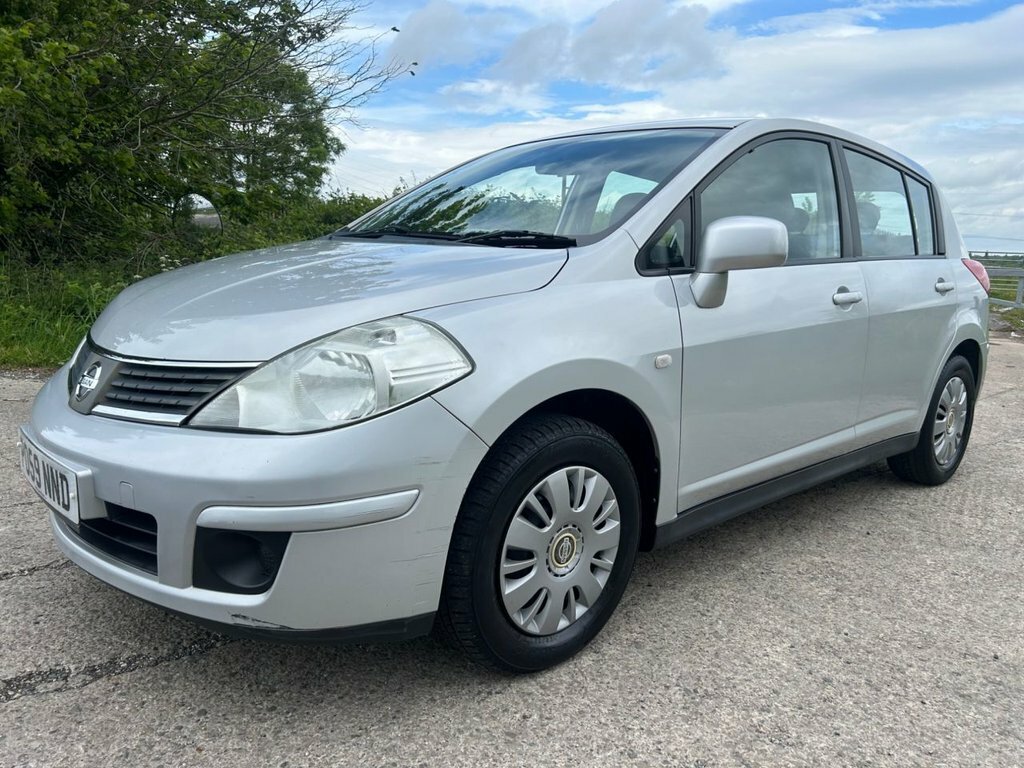 Nissan Tiida Hatchback Hatchback 2009 Silver #8
