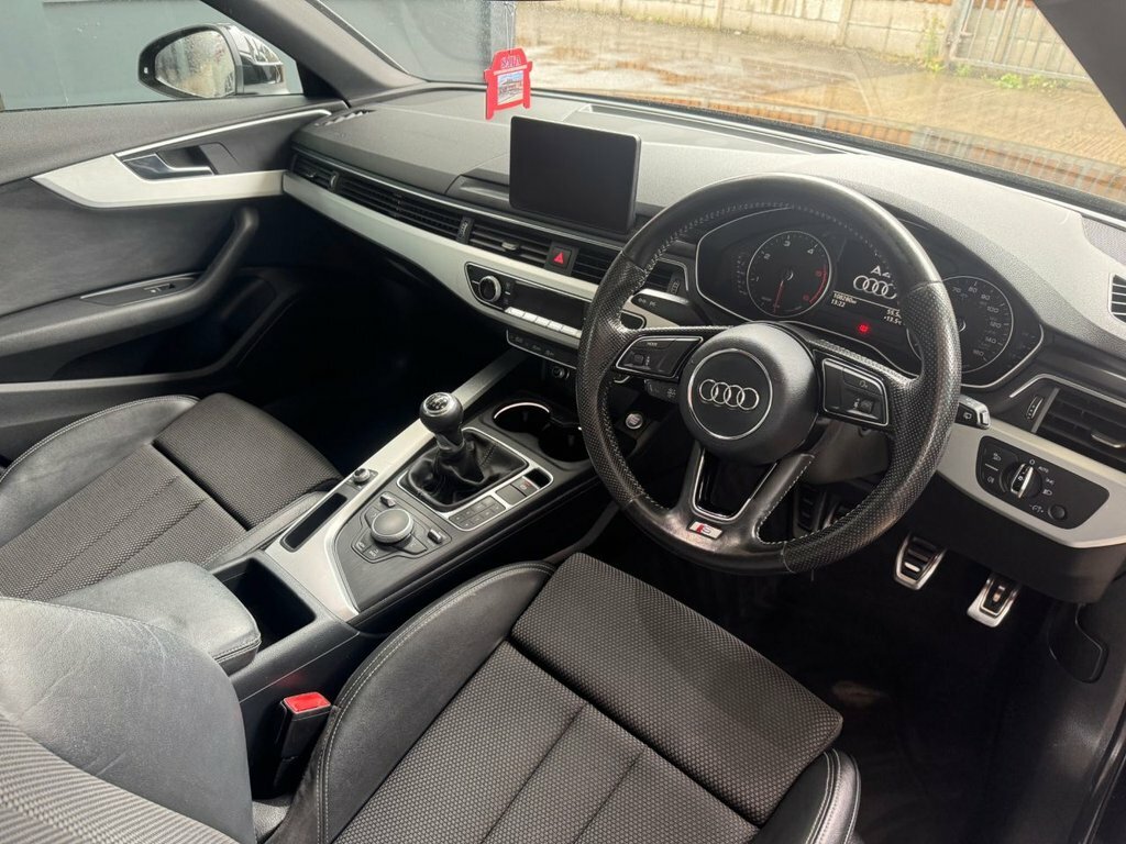 Audi A4 Avant 2L S Line Black #6