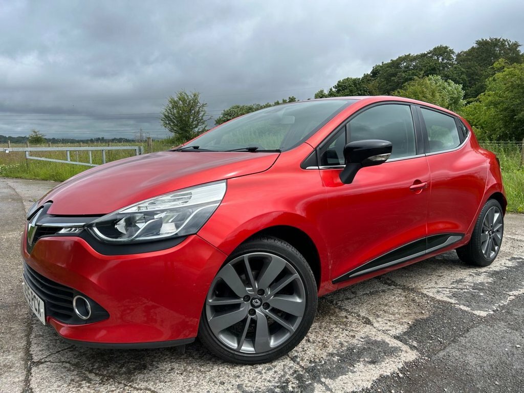 Renault Clio Hatchback Red #4