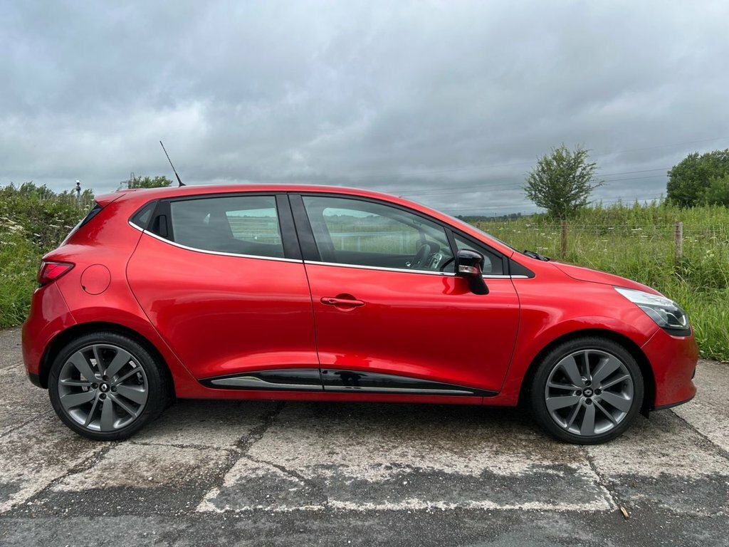 Renault Clio Hatchback Red #2