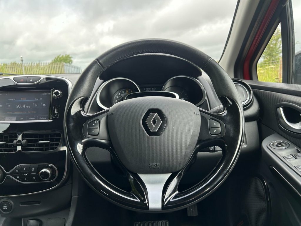 Renault Clio Hatchback Red #15