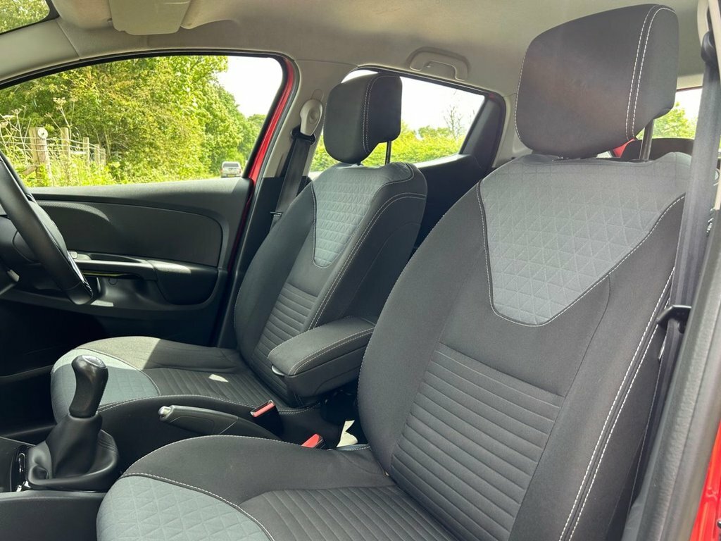 Renault Clio Hatchback Red #31
