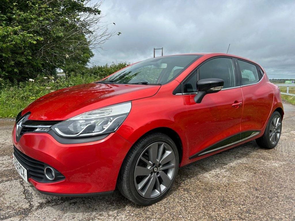 Renault Clio Hatchback Red #8