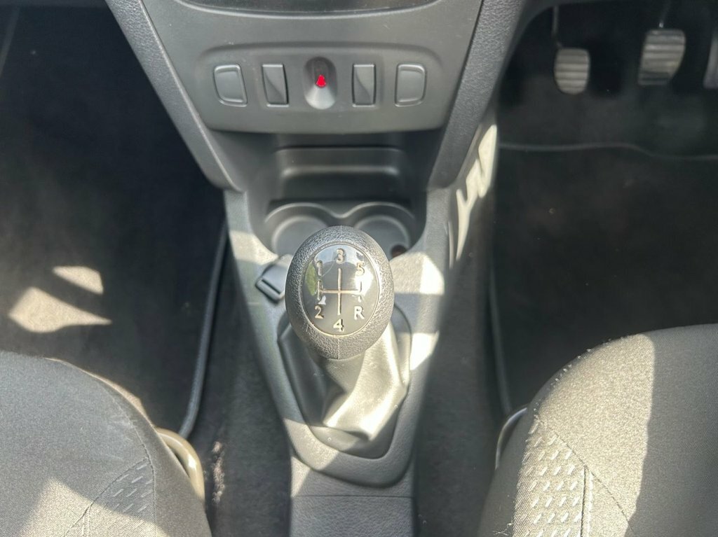 Dacia Sandero Ambiance White #22