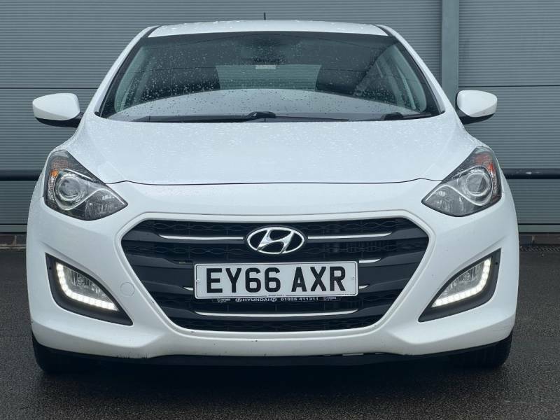 Hyundai I30 1.6 Crdi Blue Drive Se - 2016 66 EY66AXR White #2