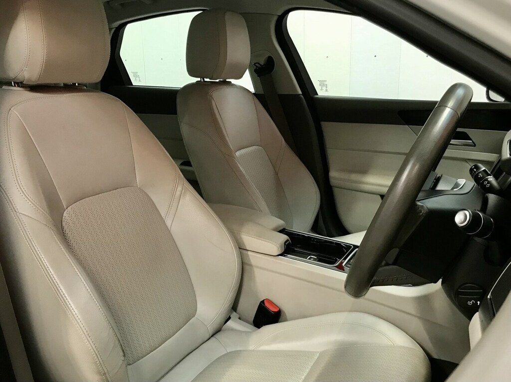 Jaguar XF 2.0D Prestige White #6