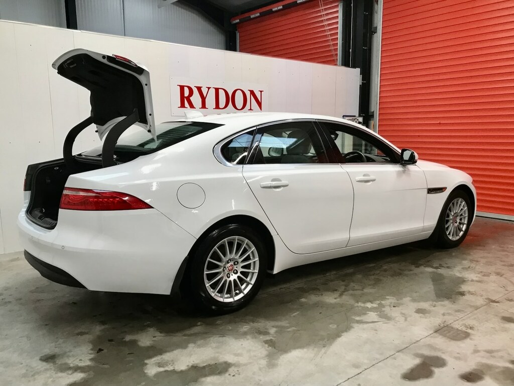 Jaguar XF 2.0D Prestige White #4