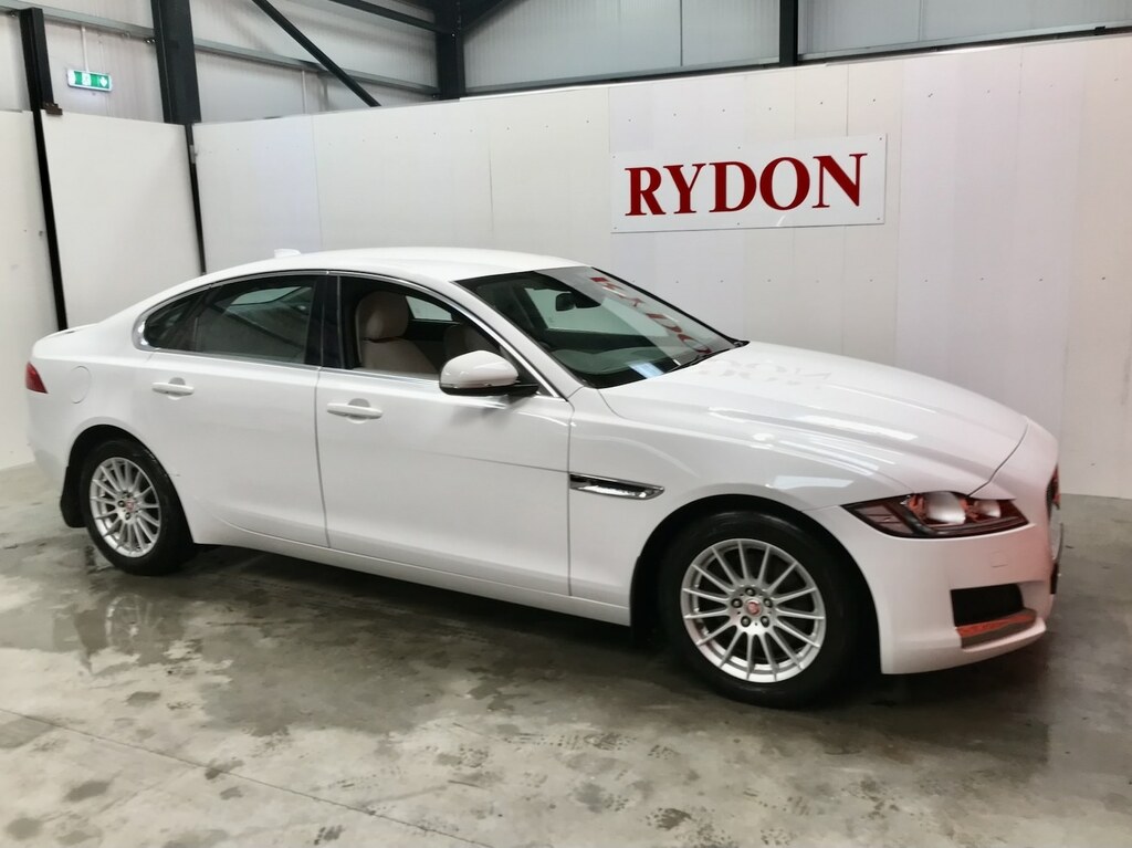 Jaguar XF 2.0D Prestige White