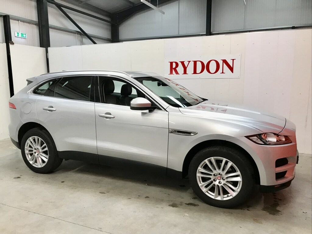 Jaguar F-Pace 2.0D Portfolio Awd Silver