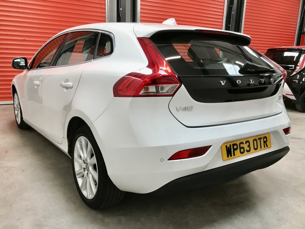 Volvo V40 D2 Se Lux WP63OTR White #3