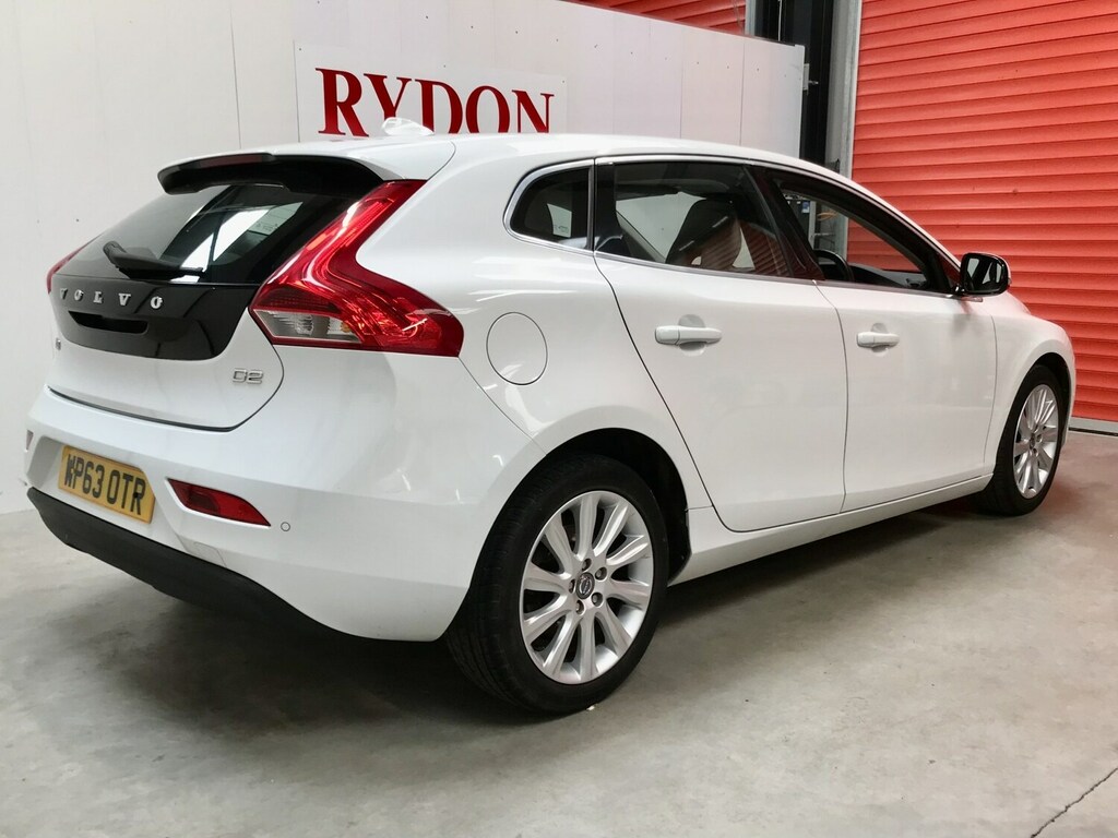 Volvo V40 D2 Se Lux WP63OTR White #5
