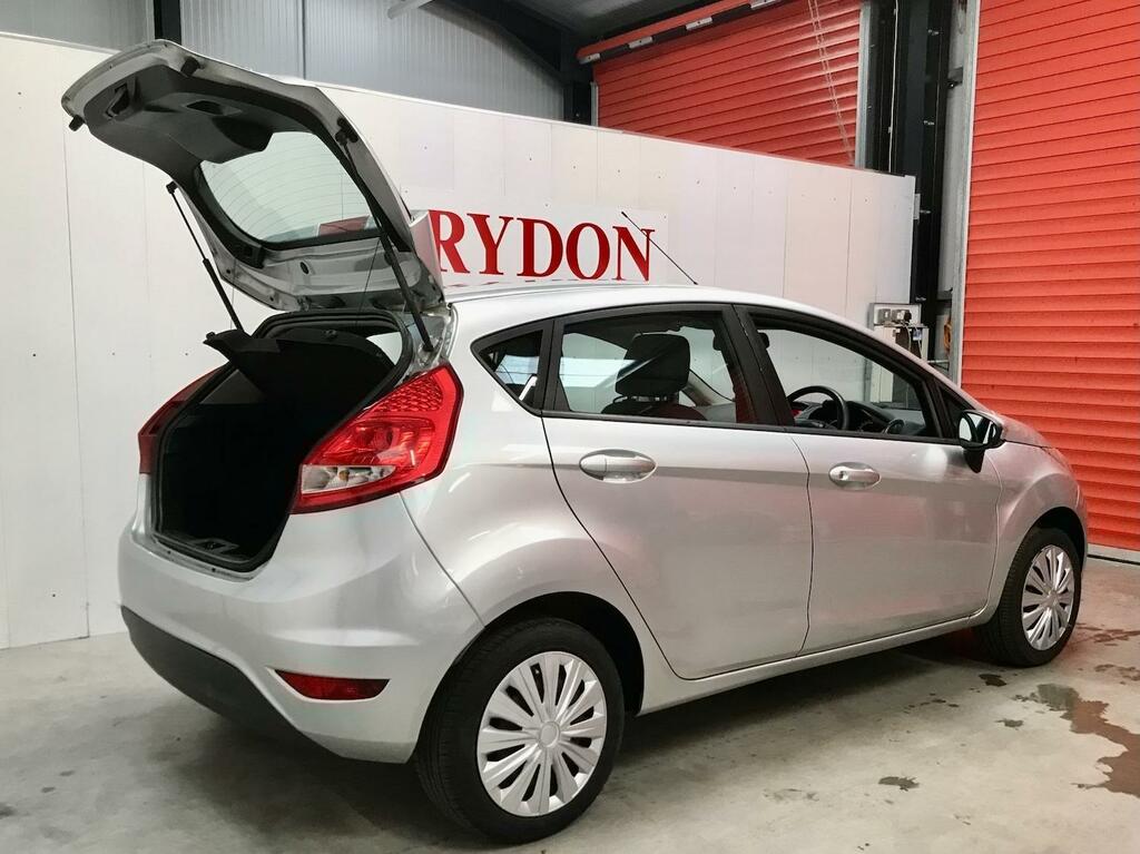 Ford Fiesta 1.4 Tdci Edge YR60WLA Silver #4