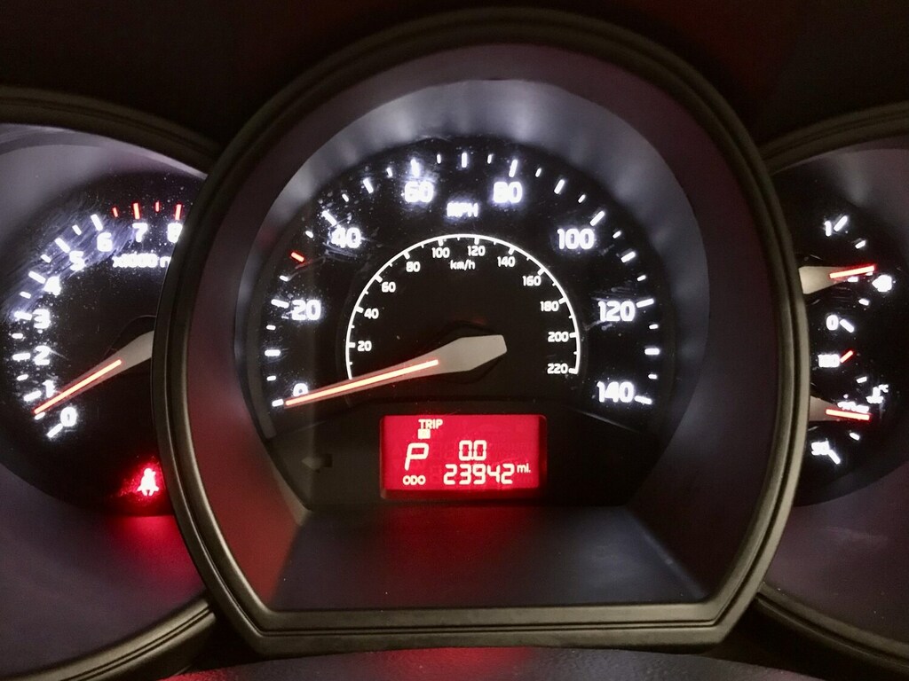 Kia RIO 1.25 Sr7 White #9