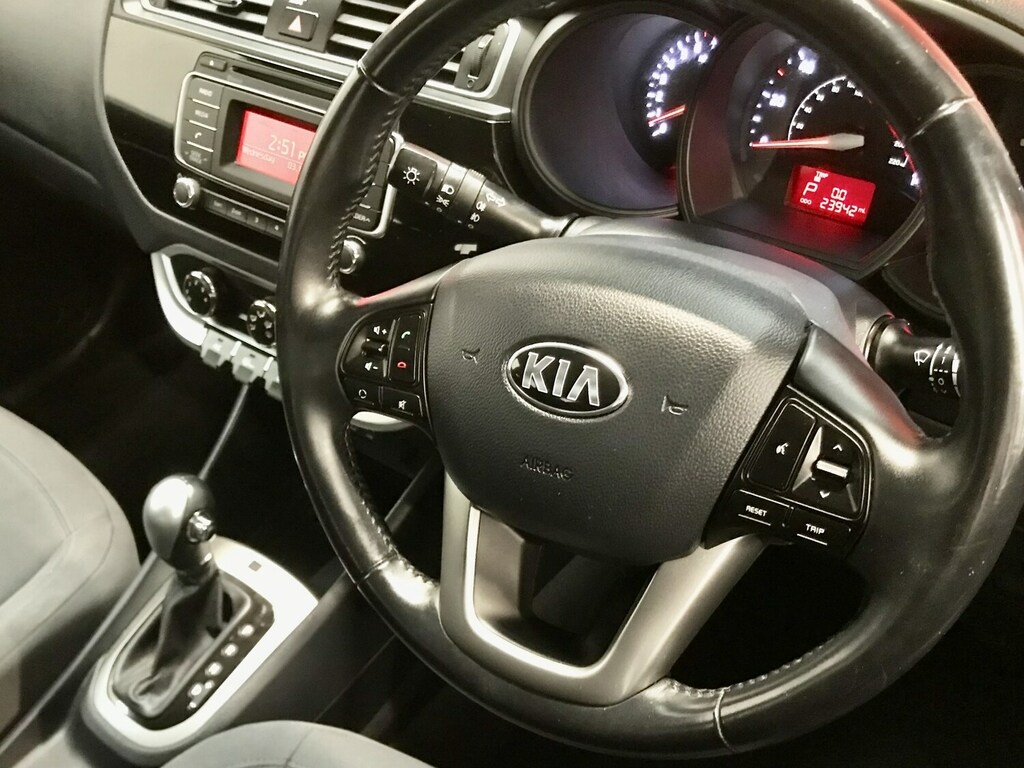 Kia RIO 1.25 Sr7 White #7